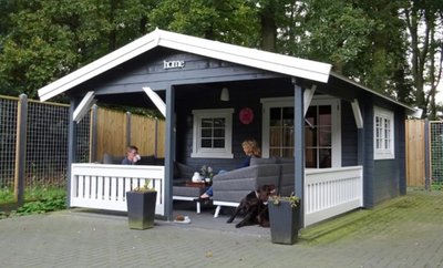 blokhut_4x33_interflex_gecoat_donkergrijs_wit