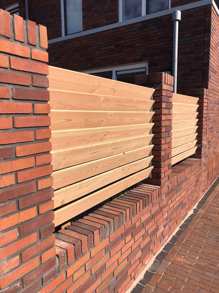 Des murs protégés avec les lames de bois en renforcé X4