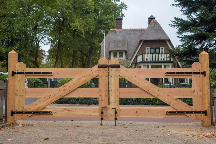Maatwerk poorten en hekken, hout en ijzer, van Farm Poorten Maatwerk poorten en hekken, hout en ijzer, van Farm Poorten